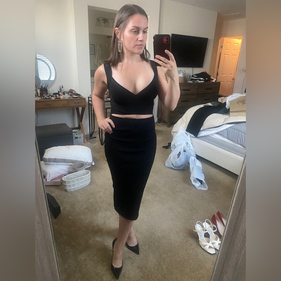 Alice + Olivia Lidia Twist Front Cut Out Dress - Picture 13 of 15